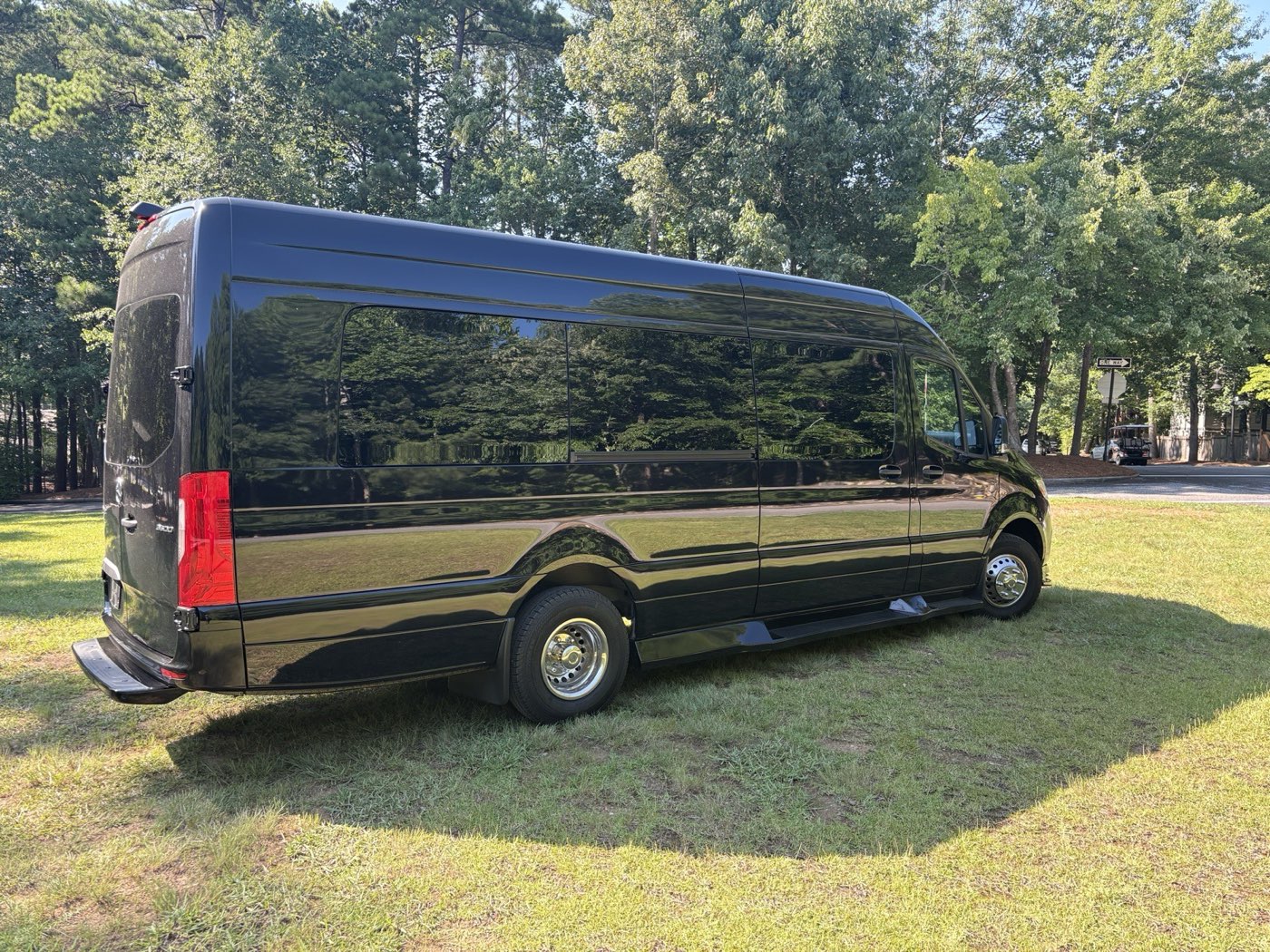 Vardar Elite — exterior side profile